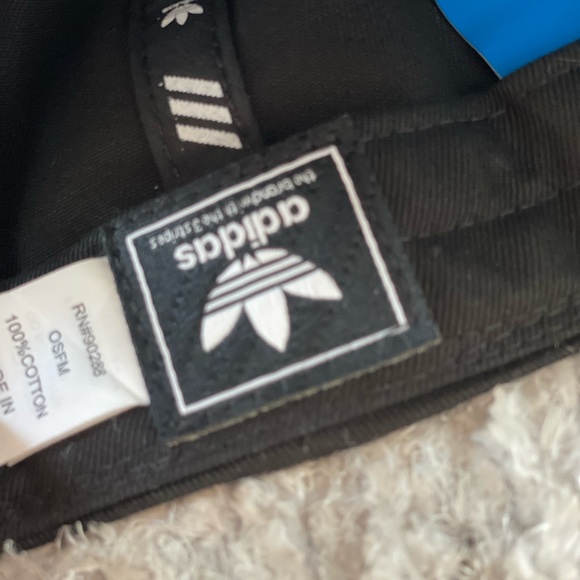 New with tags ADIDAS ADJUSTABLE FIT HAT with logo in white. Logo on front & back - Picture 3 of 5